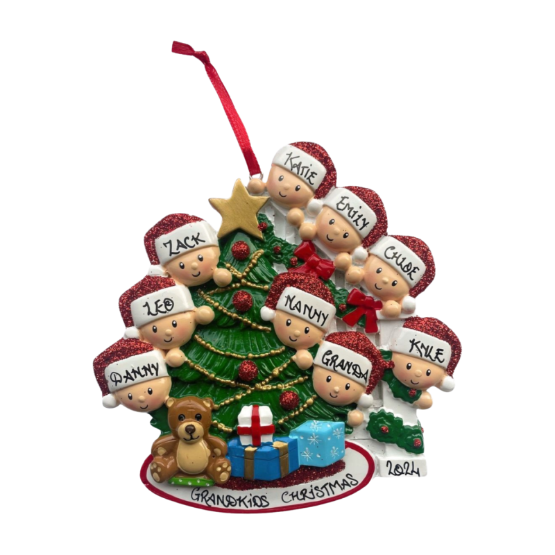 Peeking Family of 9