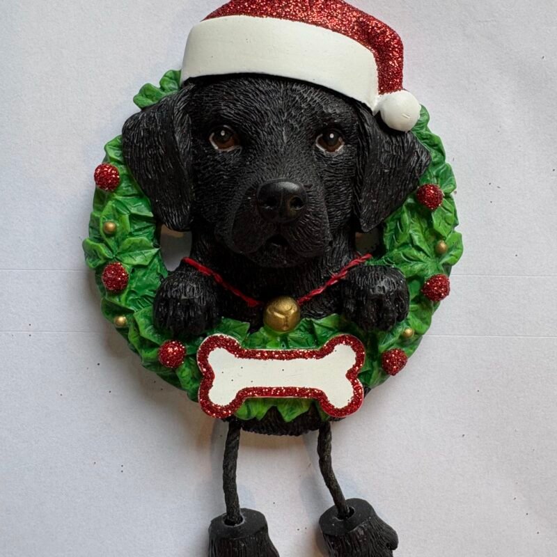 Black Lab with wreath (Copy)